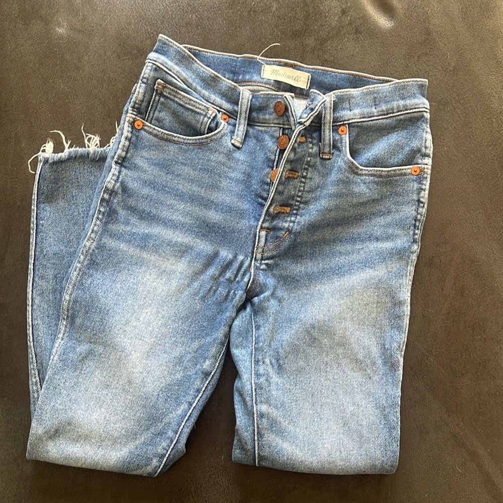 Madewell skinny jeans size 27 petite, high rise. Great condition, no holes.
